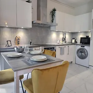  Apartment P&r1, One Bedroom, Center